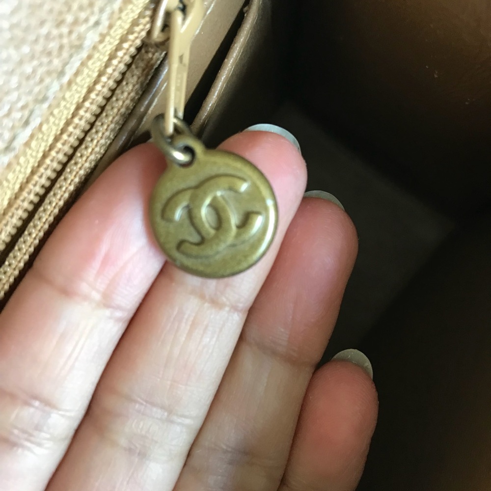 Vintage Chanel Caviar Classic Flap Bag - Picture 4 of 8